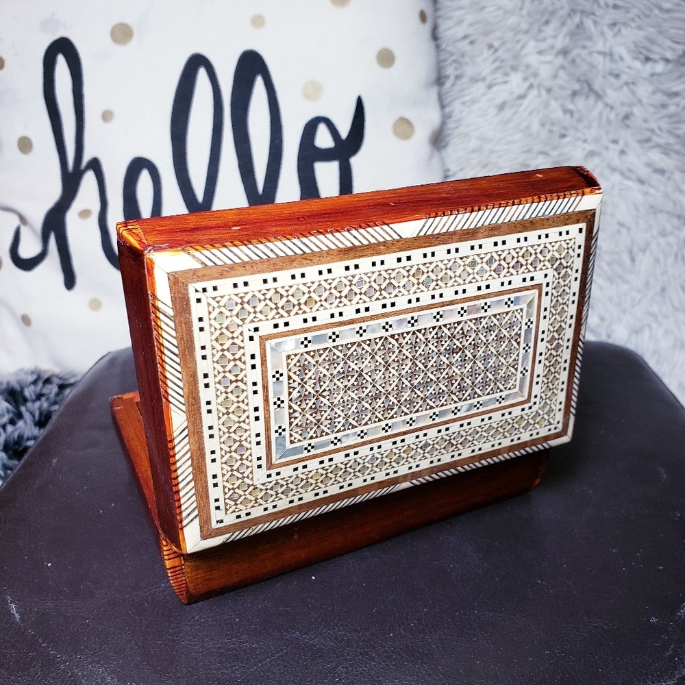 Jewelry box - Picture 2 of 5